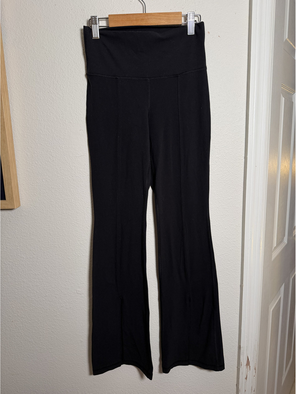 Aritzia TnAction TnaBUTTER Split Hi-Rise Flare Leggings Black S